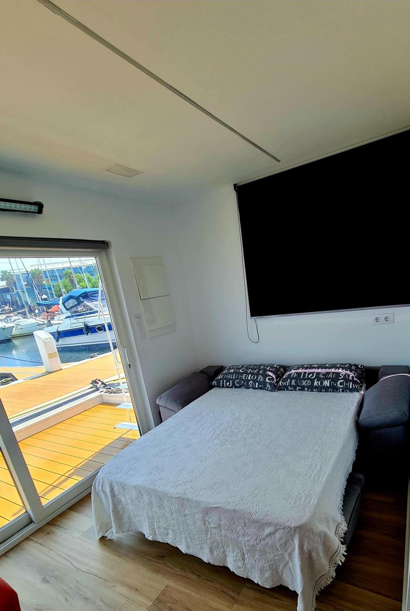 Botel Barco-apartamento En El Nautico De