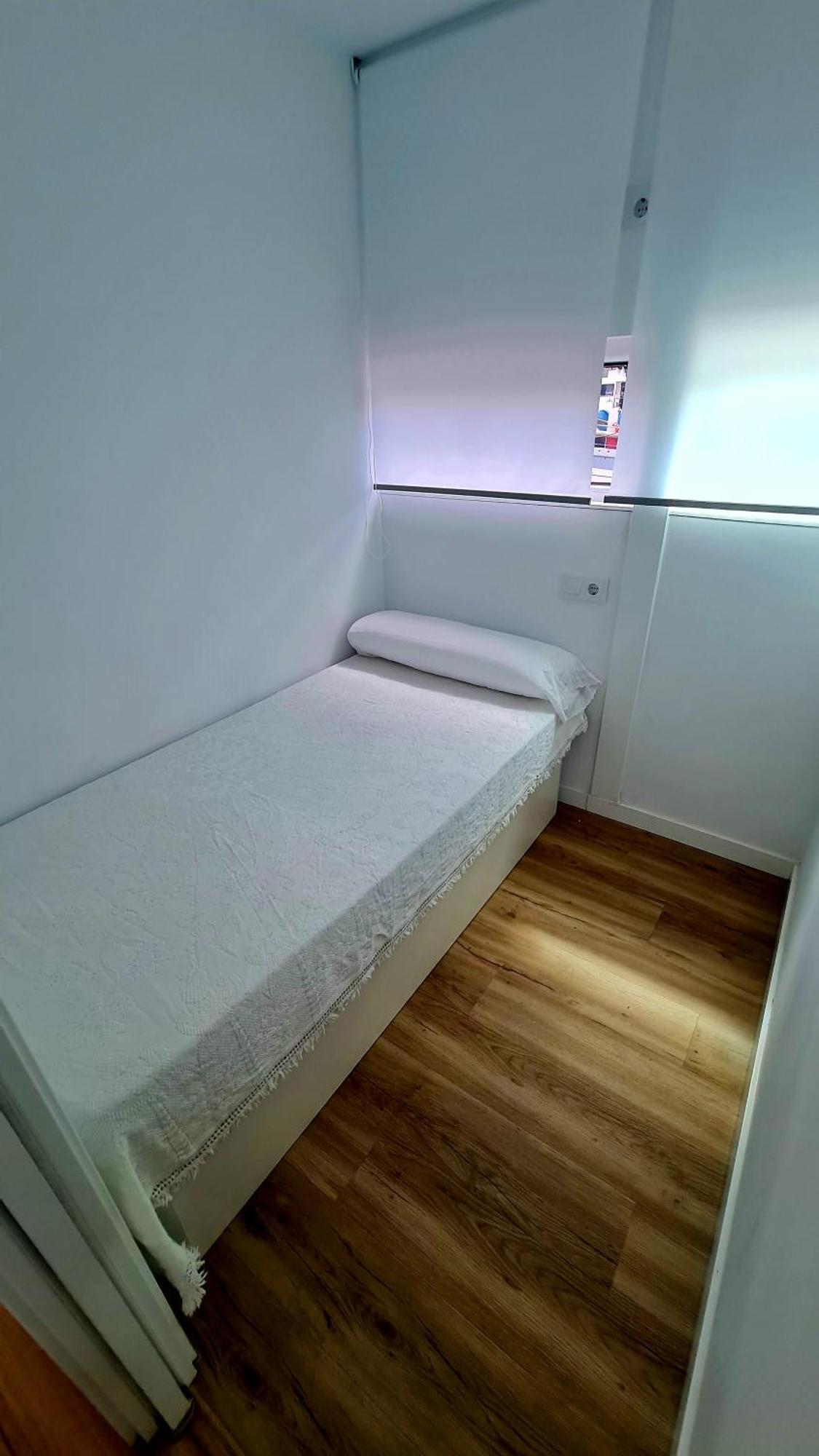 Botel Barco-apartamento En El Nautico De