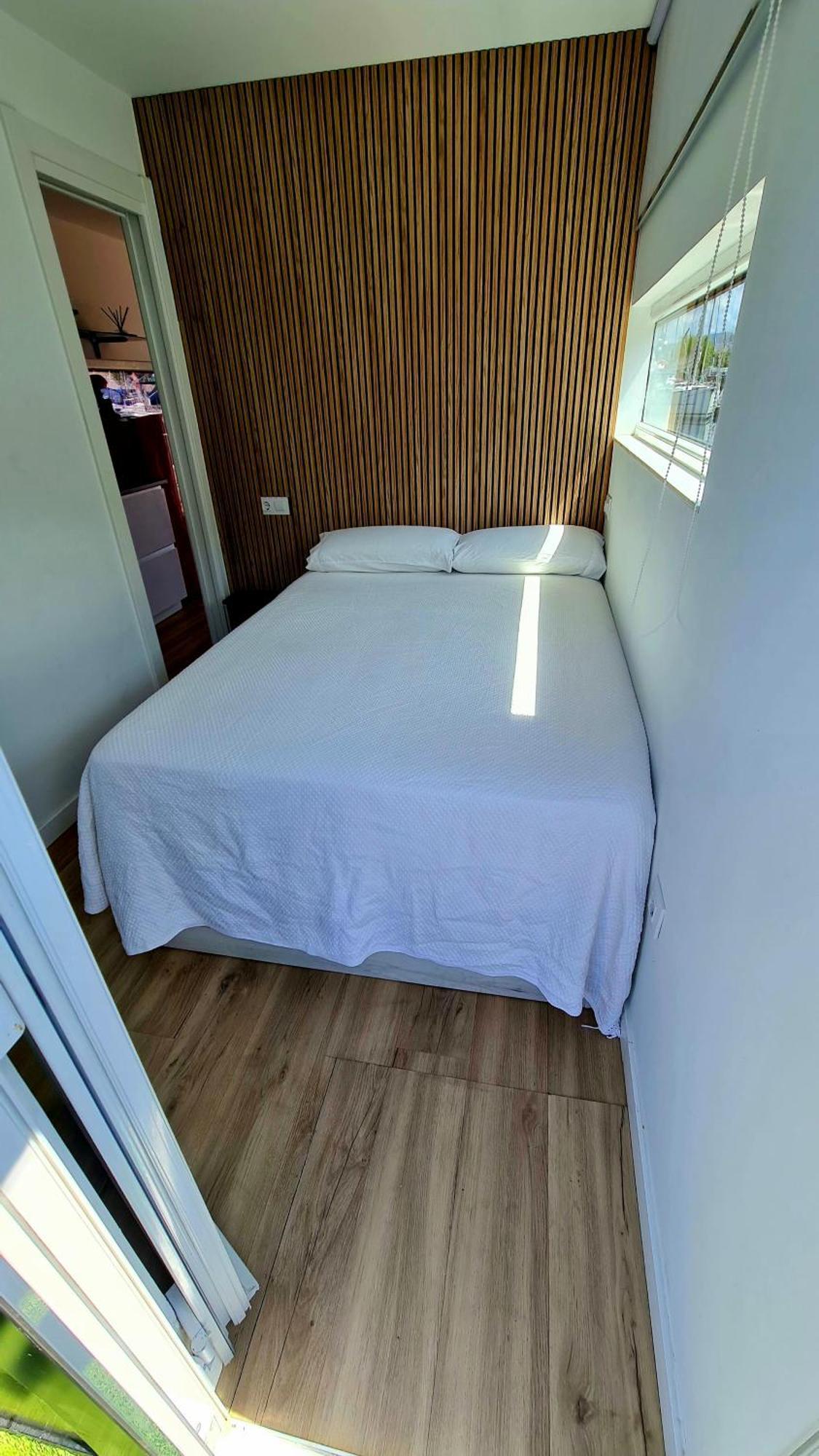 Botel Barco-apartamento En El Nautico De *