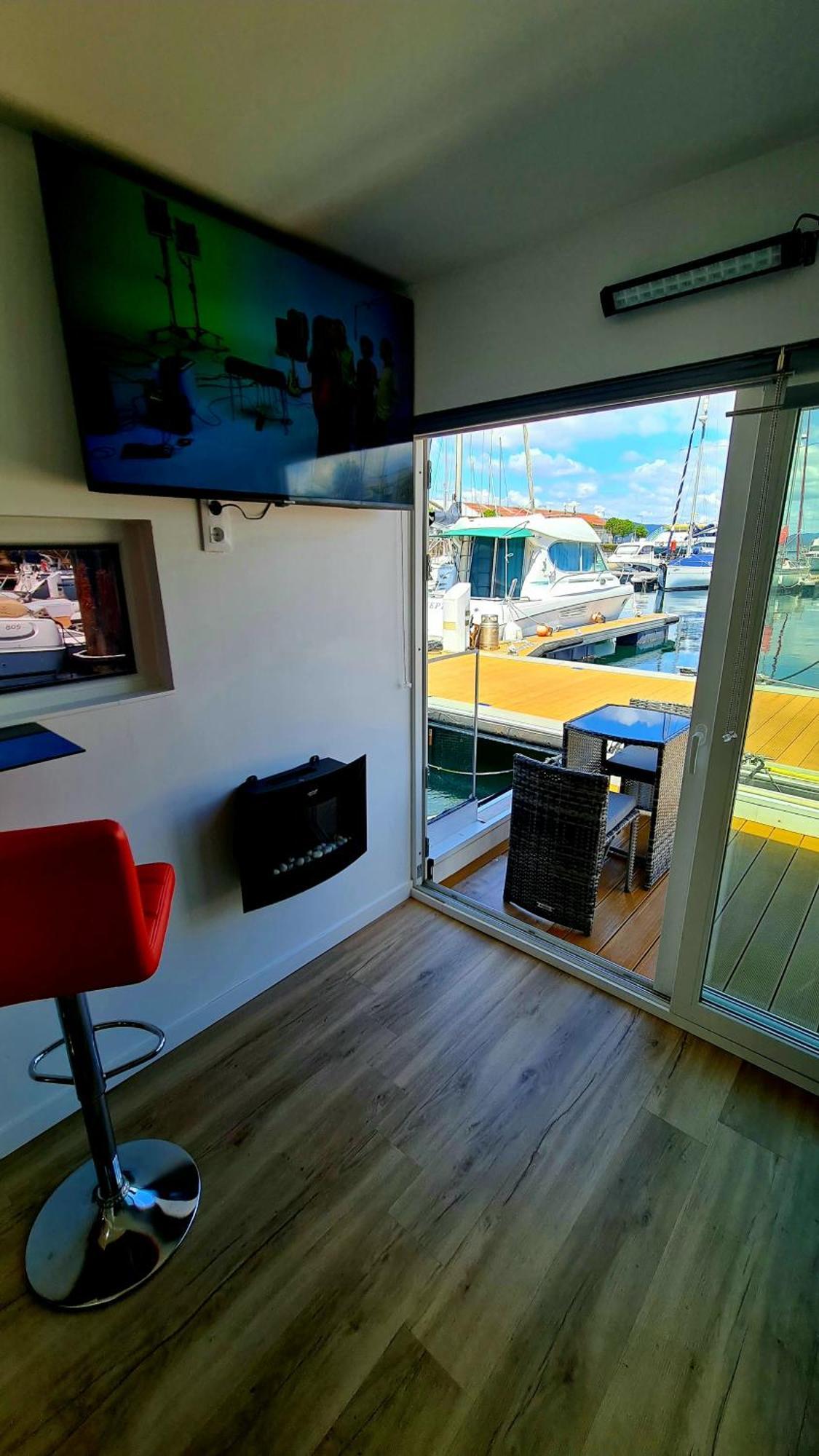 Barco-apartamento En El Nautico De * Vigo