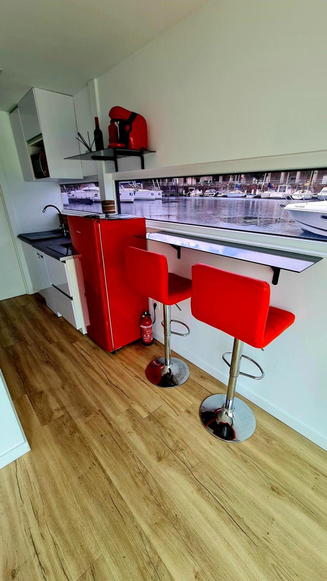 Botel Barco-apartamento En El Nautico De *